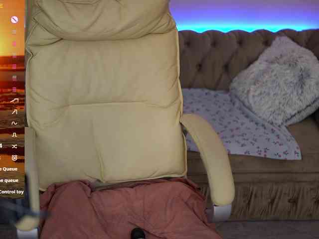 LovelyyBell webcam