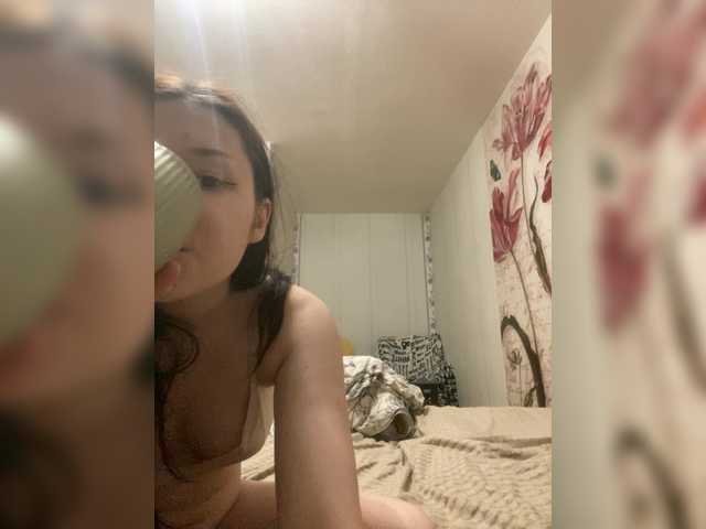 TUYA2 live cam on BongaCams