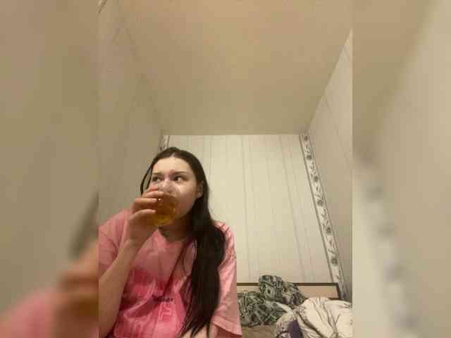 Mẫu này đang trực tiếp. TUYA2