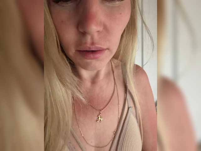 lialucos Blonde Mature live cam preview on Jerkiss