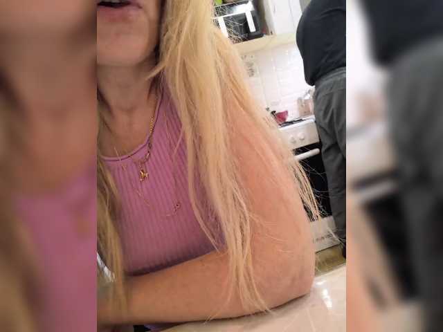 LiaLucos live cam on BongaCams