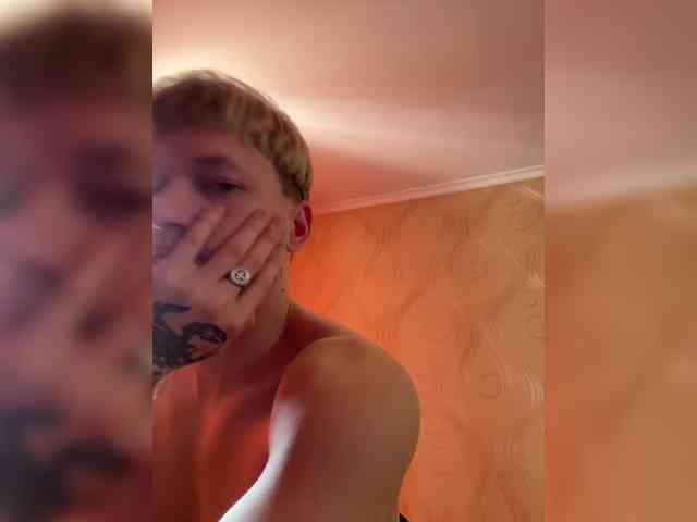Crosbi666 Sex Cam Show