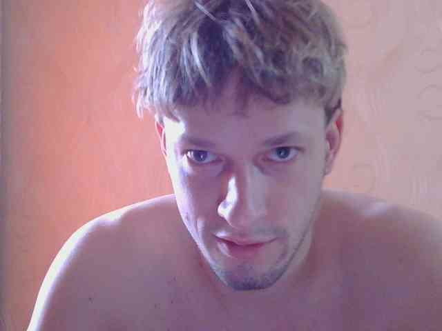 Crosbi666 Live Webcam on BongaCams