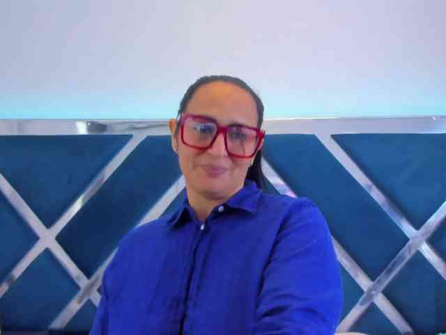 LucineArias webcam