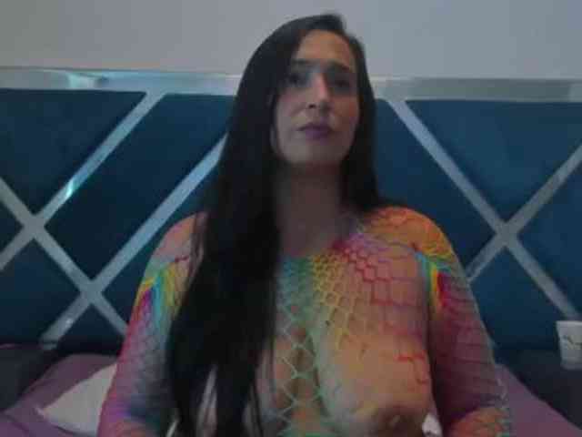 LucineArias webcam