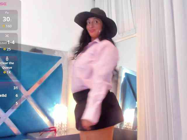 LucineArias webcam