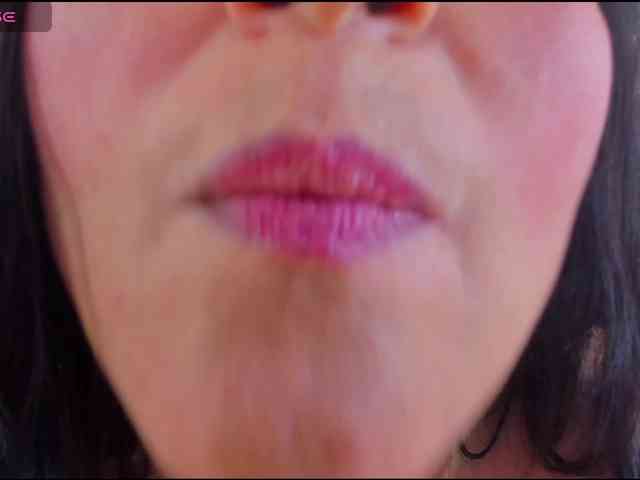 LucineArias webcam