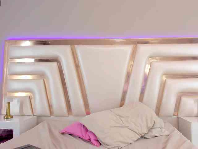 LucineArias webcam