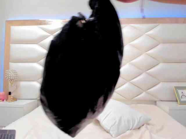 LucineArias webcam