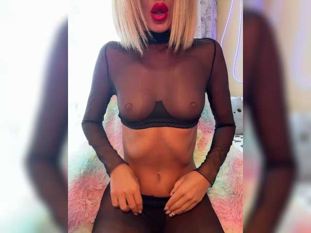 MiaSugar live cam on BongaCams