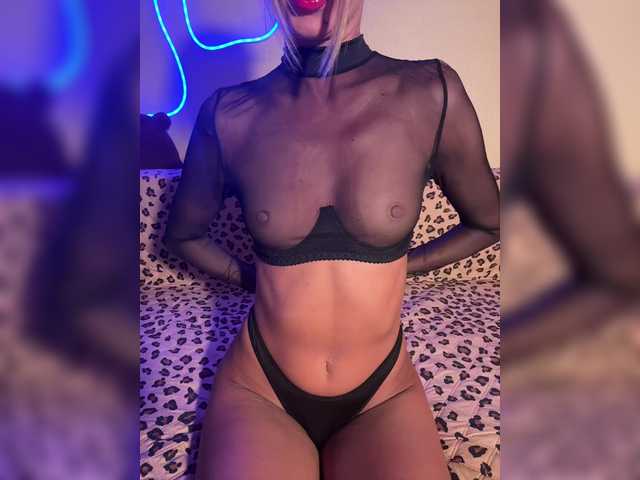 MiaSugar live cam on BongaCams