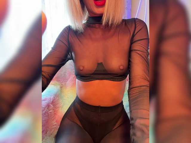 MiaSugar live cam on BongaCams