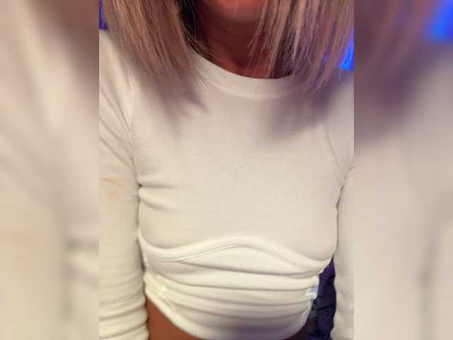 MiaSugar live cam on BongaCams