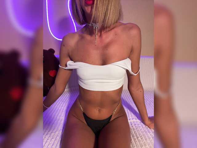 MiaSugar live cam on BongaCams