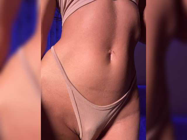 MiaSugar live cam on BongaCams