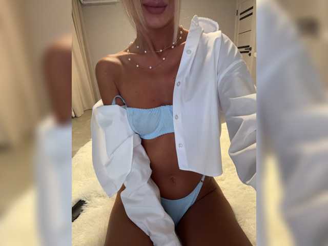 Daria_Desire live cam preview