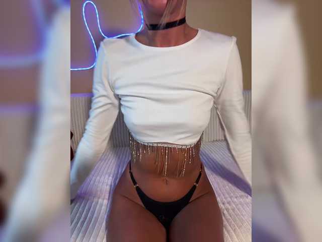 MiaSugar live cam on BongaCams
