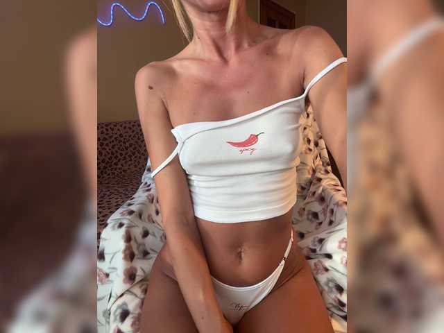 MiaSugar live cam on BongaCams
