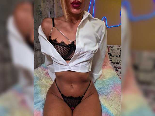 MiaSugar's BongaCams show and profile