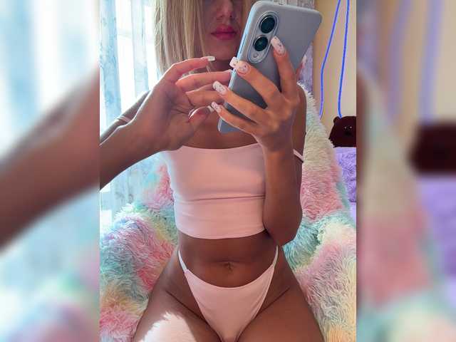 MiaSugar live cam on BongaCams