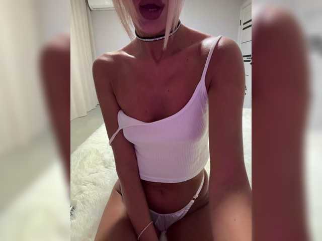 MiaSugar live cam on BongaCams