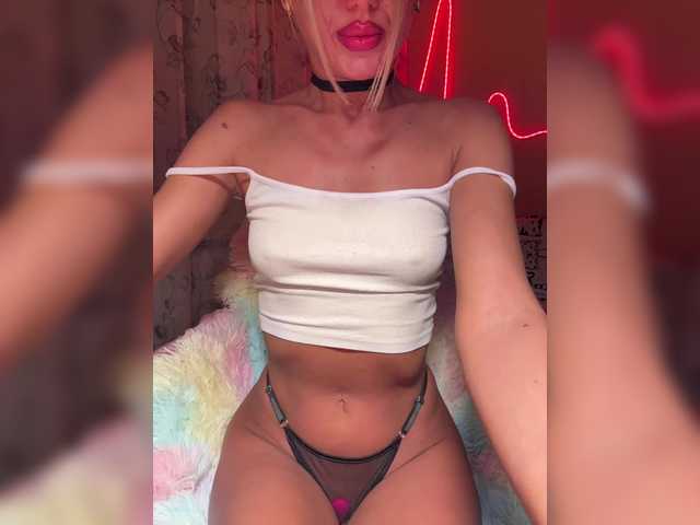 MiaSugar's BongaCams show and profile