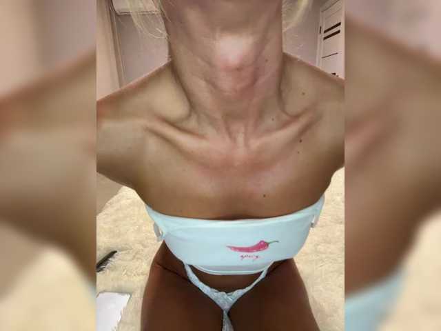 MiaSugar live cam on BongaCams