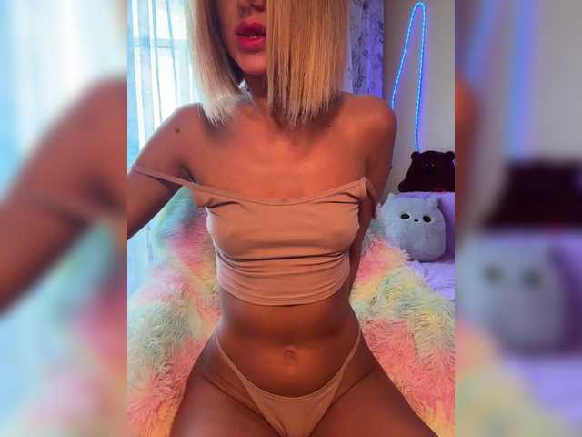 MiaSugar live cam on BongaCams