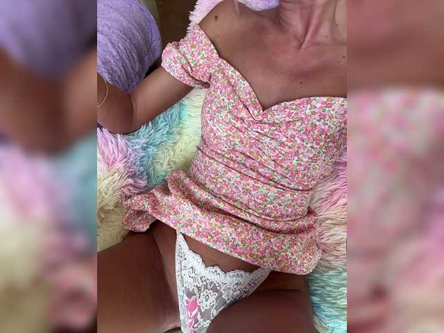 MiaSugar's BongaCams show and profile