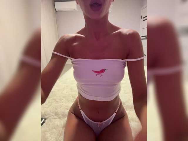 MiaSugar live cam on BongaCams
