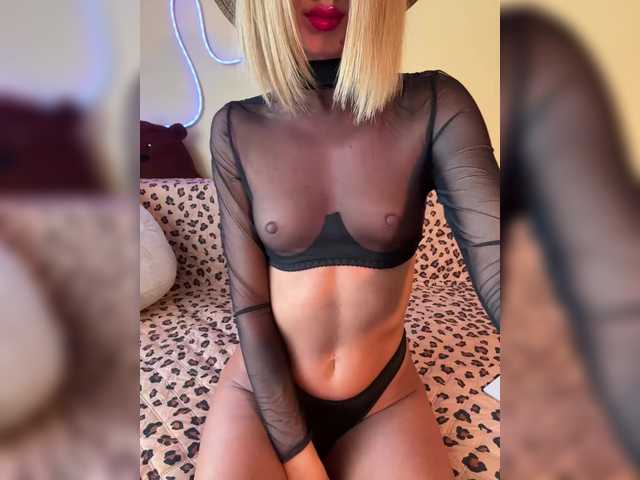 MiaSugar live cam on BongaCams