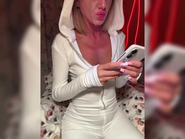 MiaSugar live cam on BongaCams