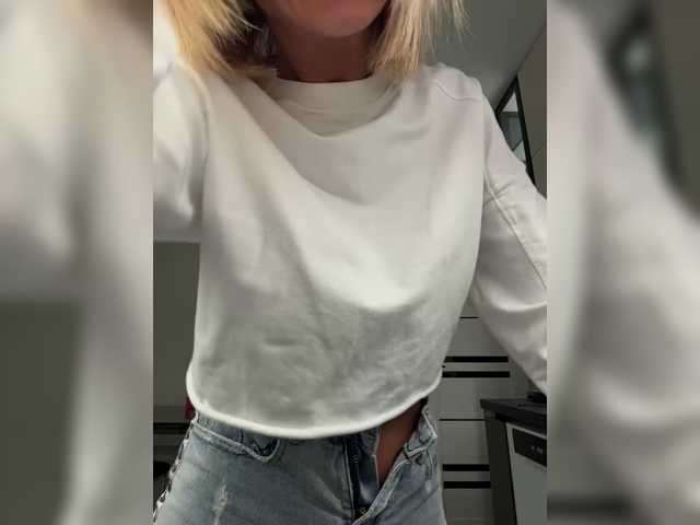 MiaSugar live cam on BongaCams
