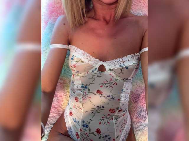 MiaSugar live cam on BongaCams