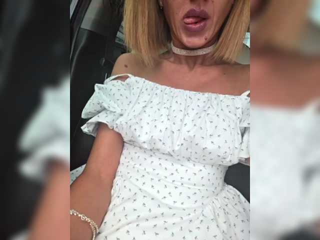 MiaSugar live cam on BongaCams