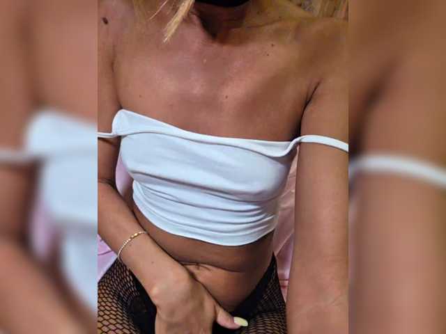 MiaSugar's BongaCams show and profile