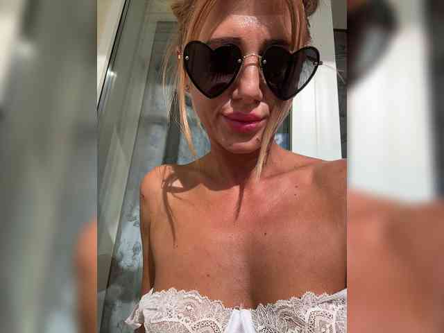 Daria_Desire webcam