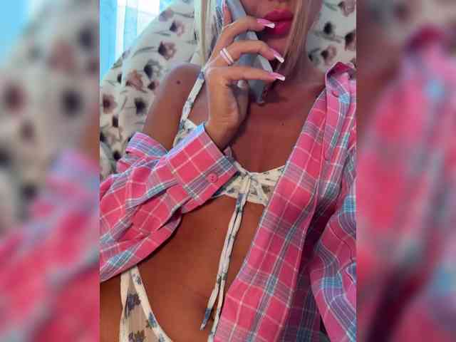 Daria_Desire webcam