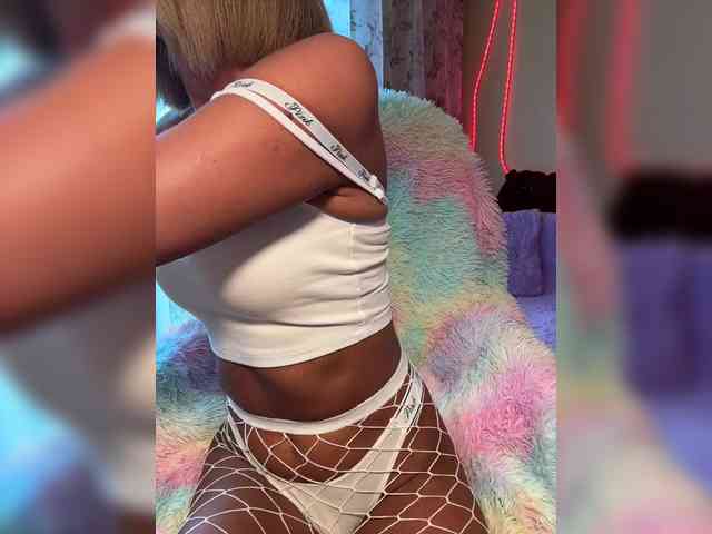 Daria_Desire webcam