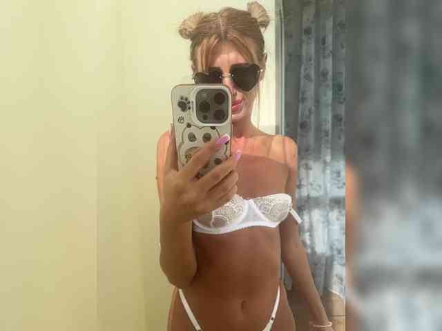 Daria_Desire webcam