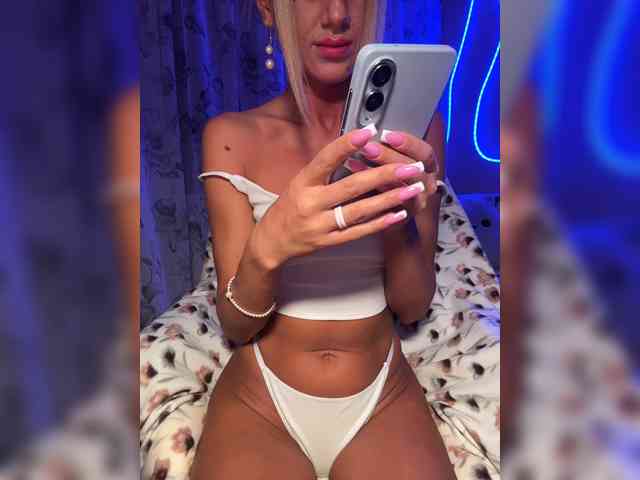 Daria_Desire webcam