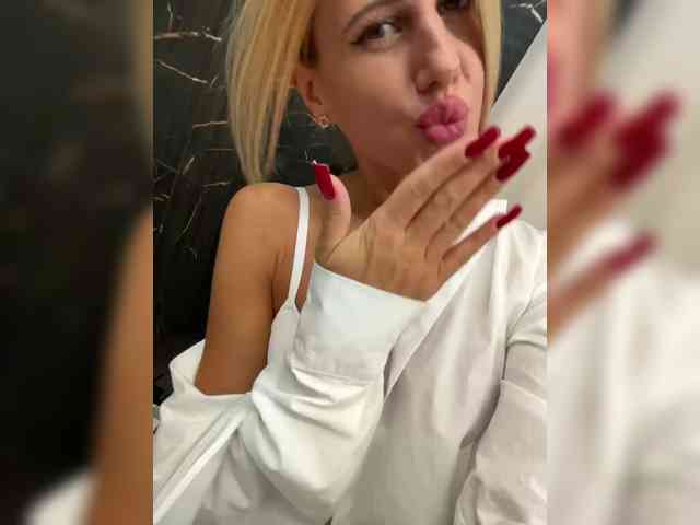 Daria_Desire webcam