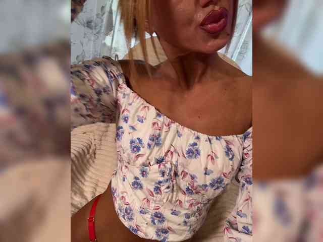 Daria_Desire webcam