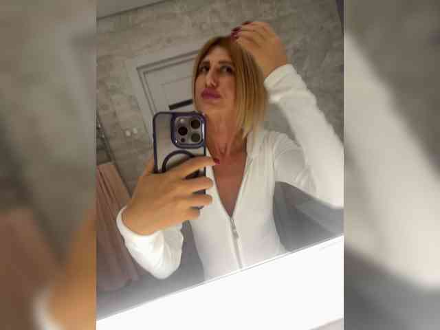 Daria_Desire webcam