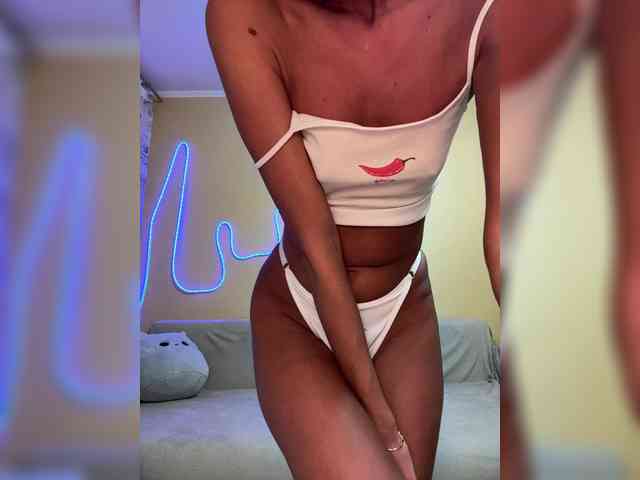 Daria_Desire webcam