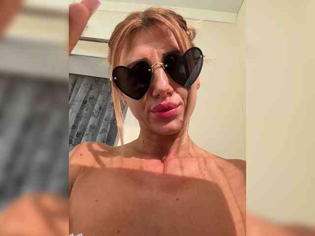 Daria_Desire webcam