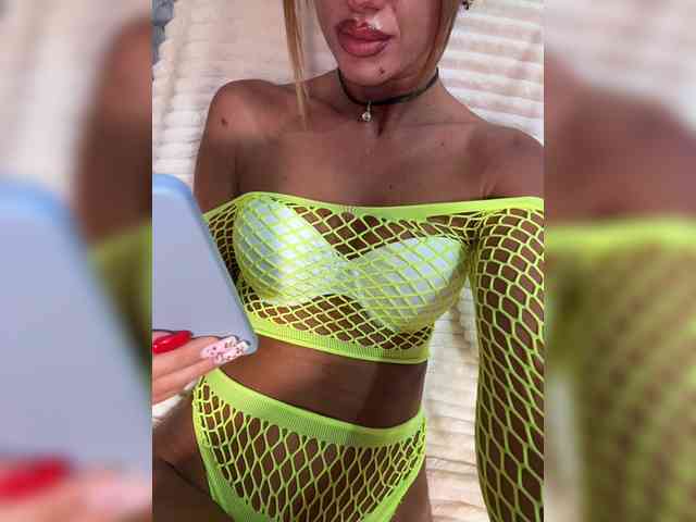 Daria_Desire webcam