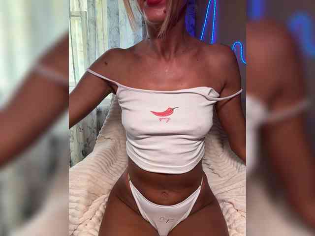 Daria_Desire webcam