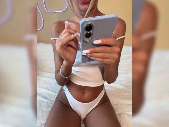 Daria_Desire webcam