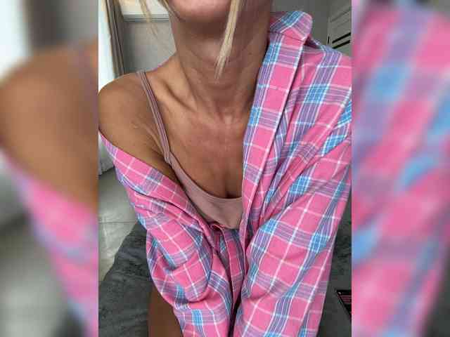 Daria_Desire webcam
